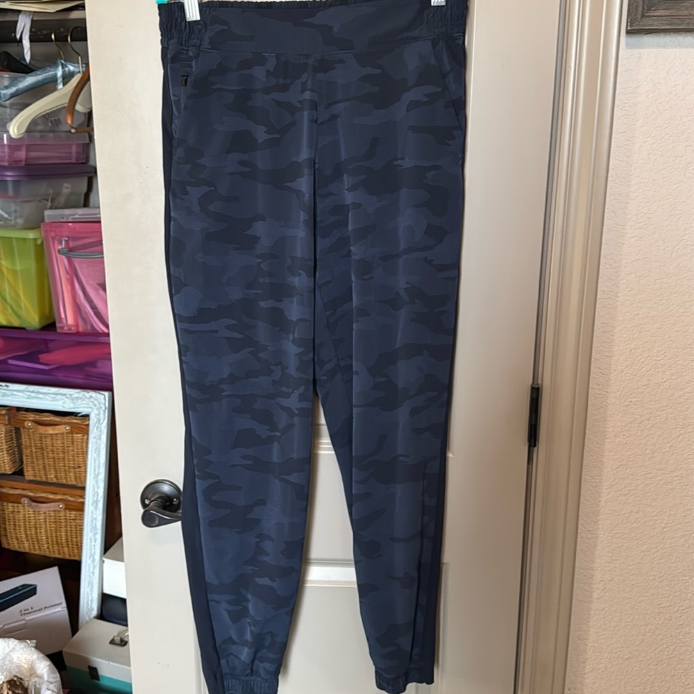 Athleta Brooklyn Textured Joggers Navy Blue Camo Size 10